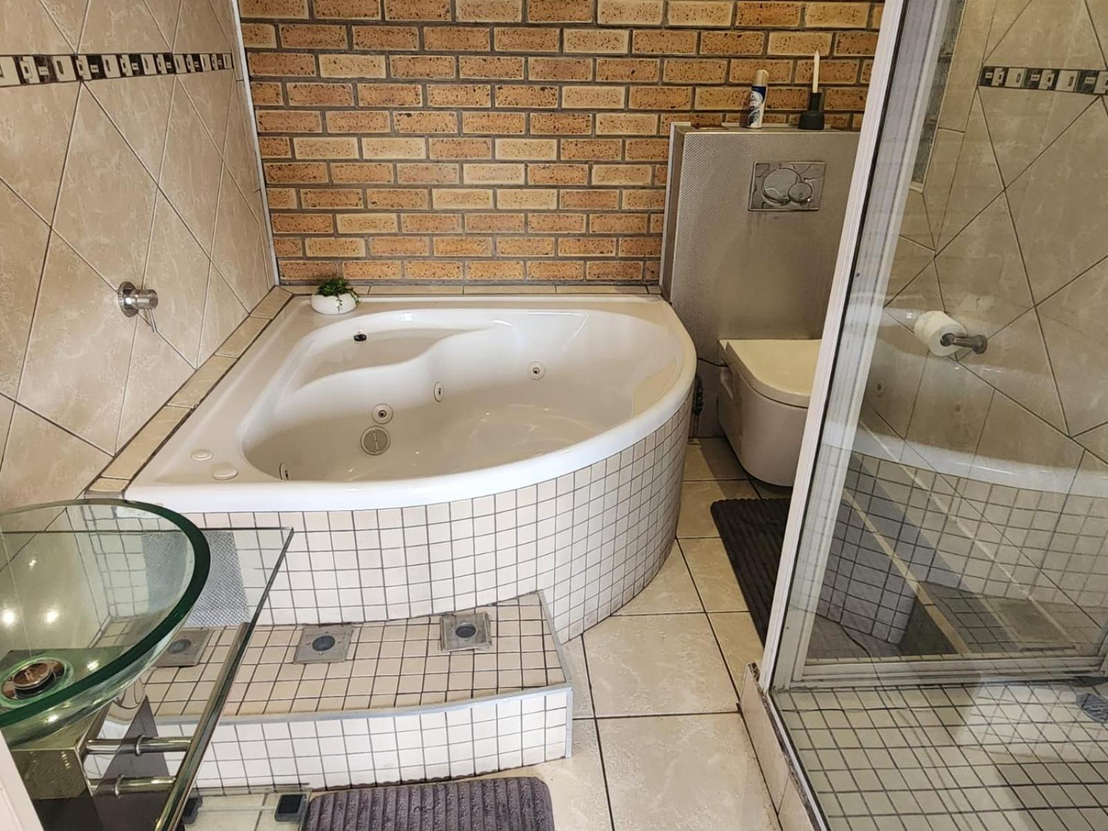 Hillton Manor Guest House Richards Bay Exteriör bild