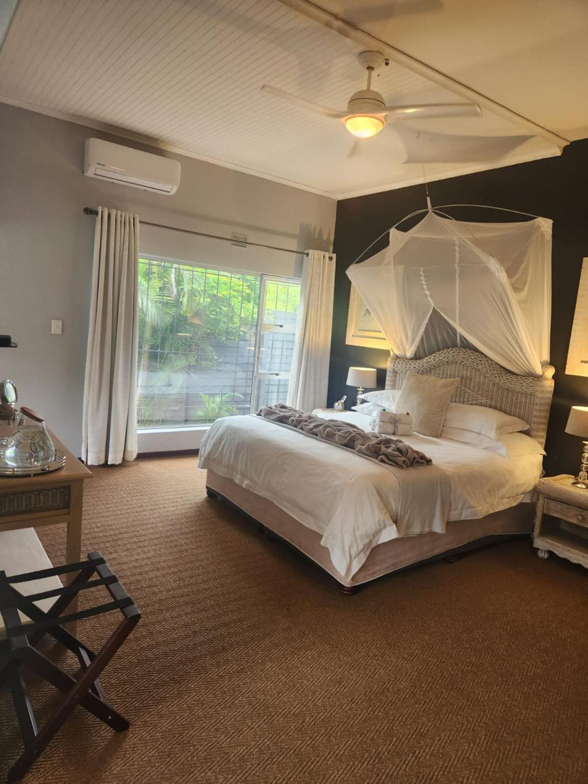 Hillton Manor Guest House Richards Bay Exteriör bild