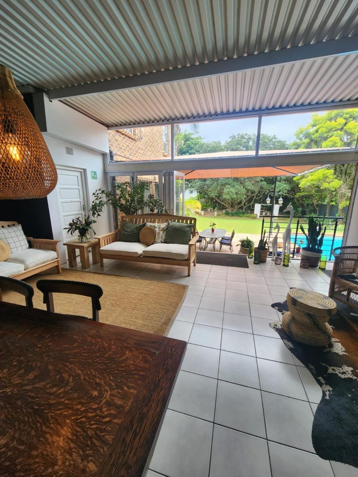 Hillton Manor Guest House Richards Bay Exteriör bild