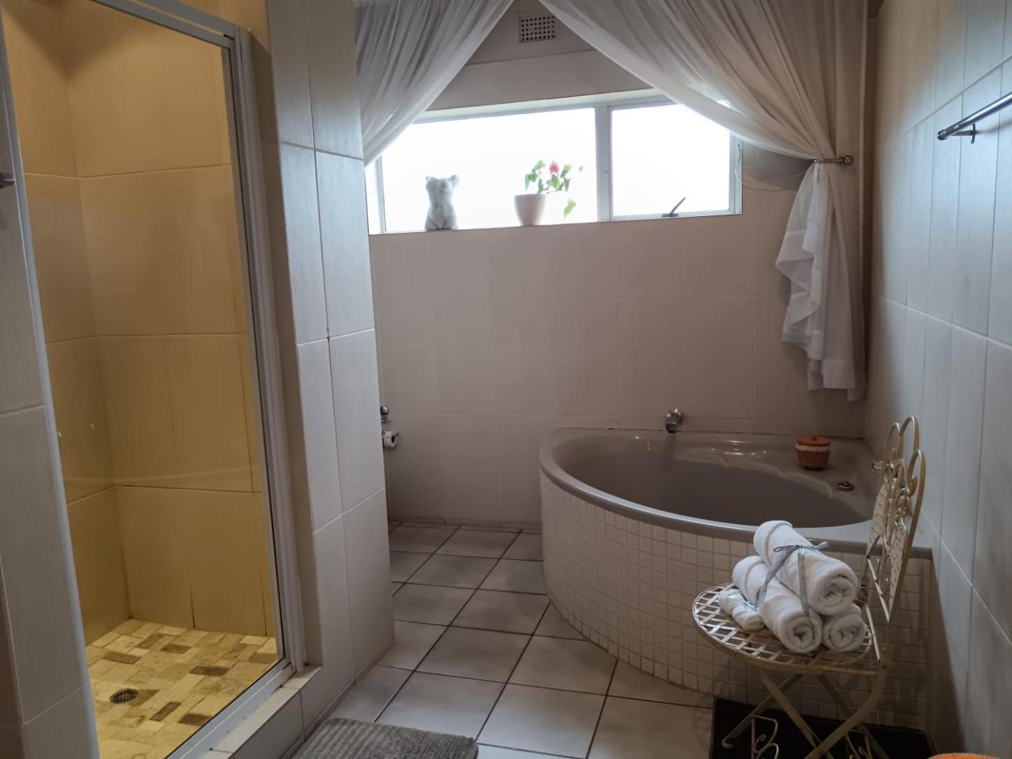 Hillton Manor Guest House Richards Bay Exteriör bild